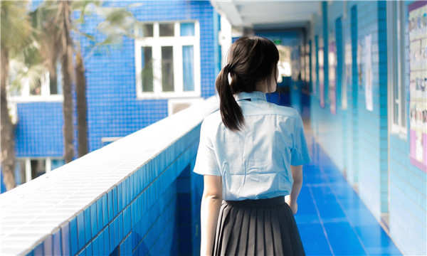 乌拉特前如何找到一个可以帮助我生孩子的女人？